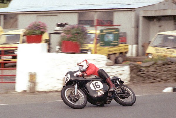 1985 MGP Practice - Ballacraine Photo Preview - iomtt.com: The World's #1 TT Website